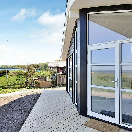 Three-bedroom Holiday In Hébergement de vacances *