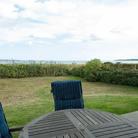 Three-bedroom Holiday In Hébergement de vacances *