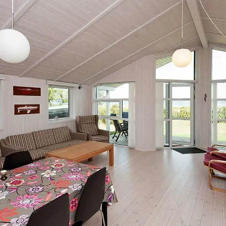 Three-bedroom Holiday In Hébergement de vacances