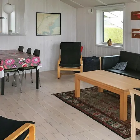Three-bedroom Holiday In Hébergement de vacances