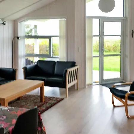 Three-bedroom Holiday In Hébergement de vacances *